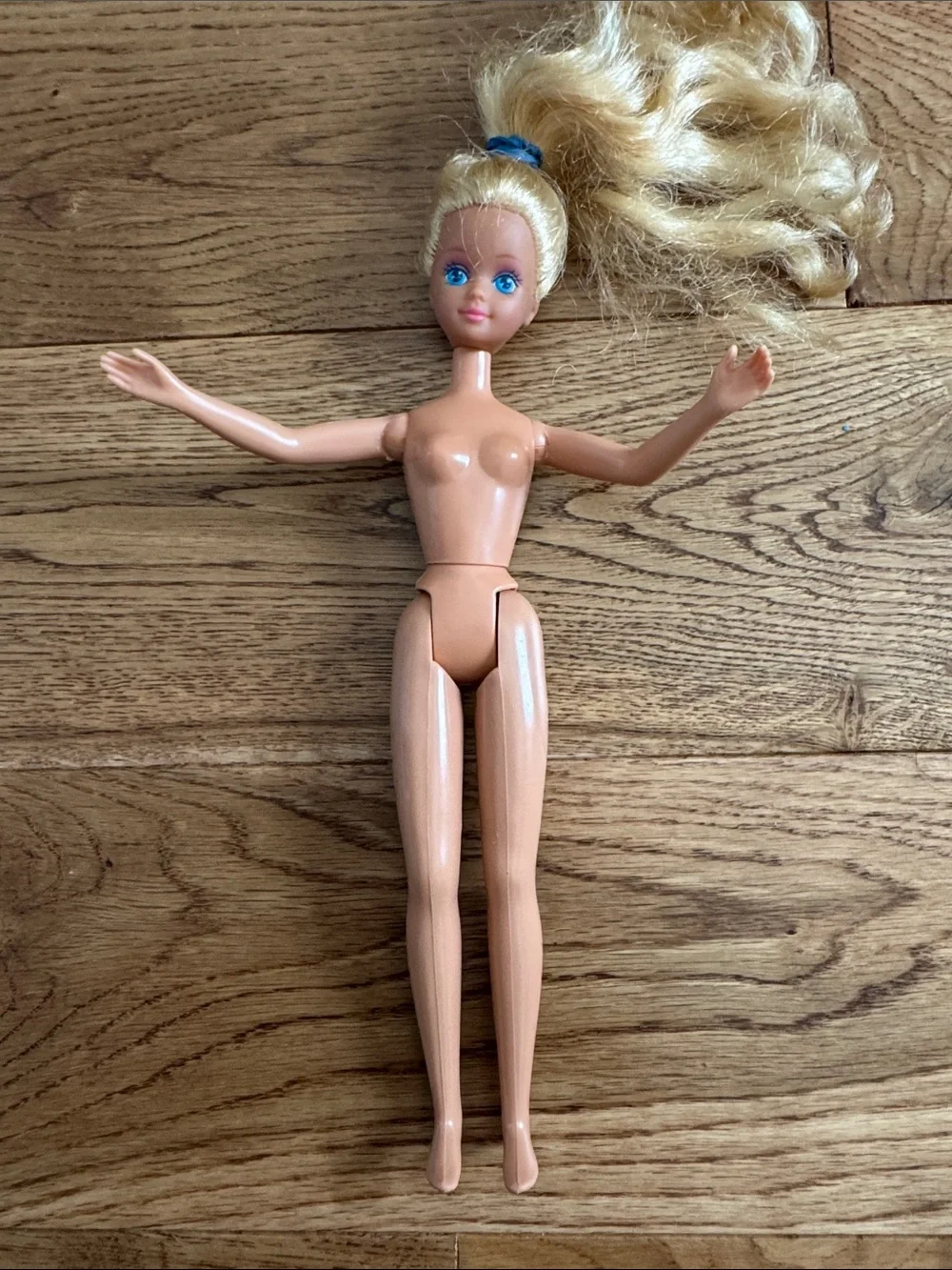 Barbie Lot- 6 dolls
